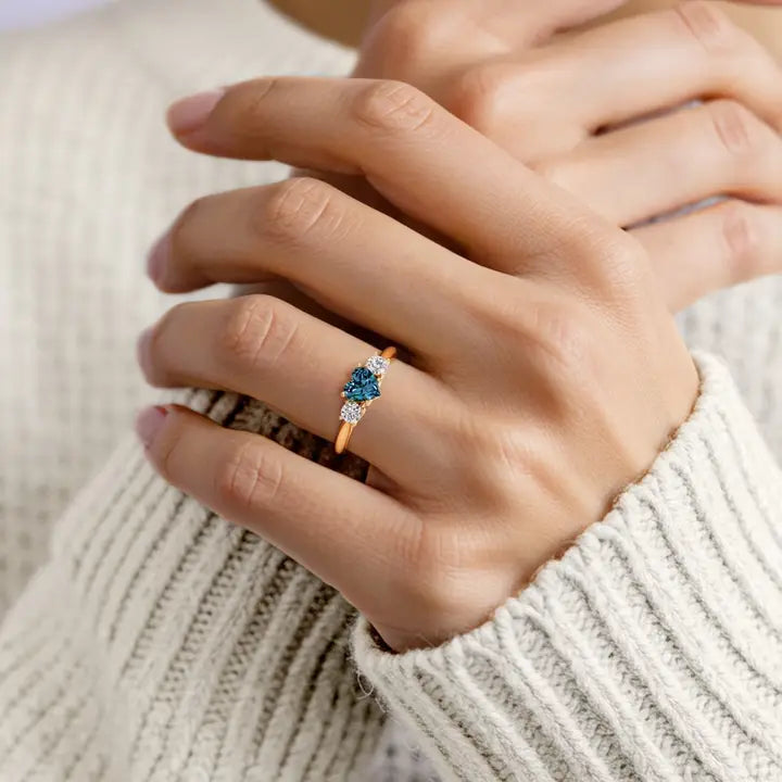 14k Gold Heart Alexandrite & Diamond Ring